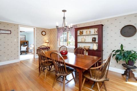 15 Maxwell Pl, Springfield, MA 01118 photo 3
