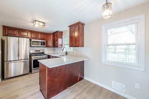 88 Cora Ave, Chicopee, MA 01013 photo 3