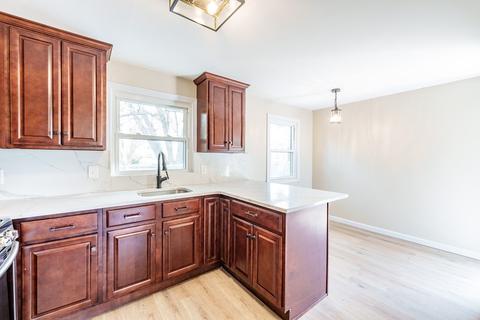 88 Cora Ave, Chicopee, MA 01013 photo 4