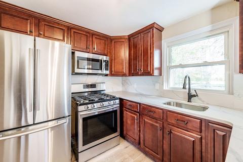 88 Cora Ave, Chicopee, MA 01013 photo 5