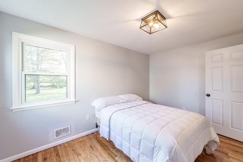 88 Cora Ave, Chicopee, MA 01013 photo 14