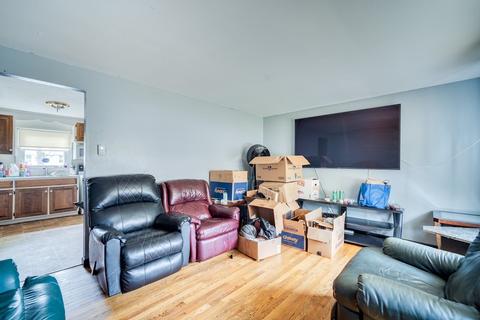 109 Middle St, Springfield, MA 01104 photo 3
