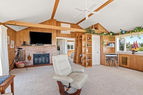 53 Wingaersheek Rd, Gloucester, MA 01930 photo 11