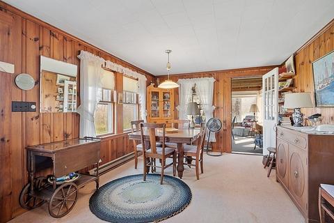 37 Coggeshall Rd, Gloucester, MA 01930 photo 6