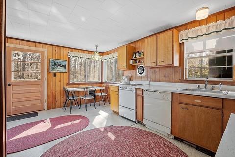 37 Coggeshall Rd, Gloucester, MA 01930 photo 12