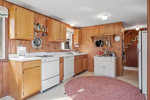 37 Coggeshall Rd, Gloucester, MA 01930 photo 11