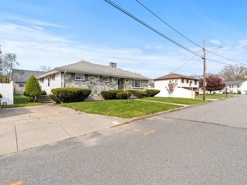 78 Consul St, Fall River, MA 02720 photo 3