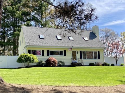 437 Maple St, Franklin, MA 02038 photo 1