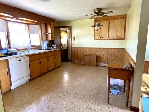 136 Stebbins St, Chicopee, MA 01020 photo 11