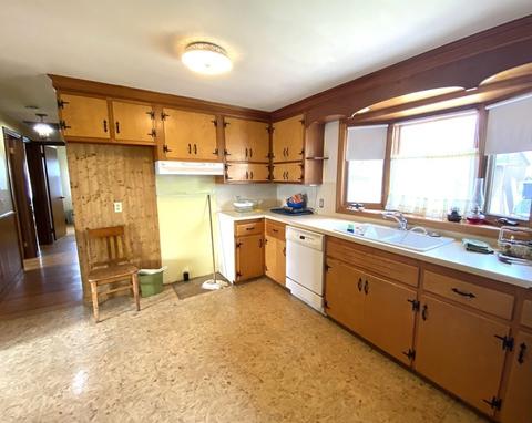 136 Stebbins St, Chicopee, MA 01020 photo 10