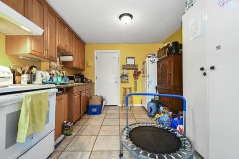 52 Purchase St #C8, Danvers, MA 01923 photo 2