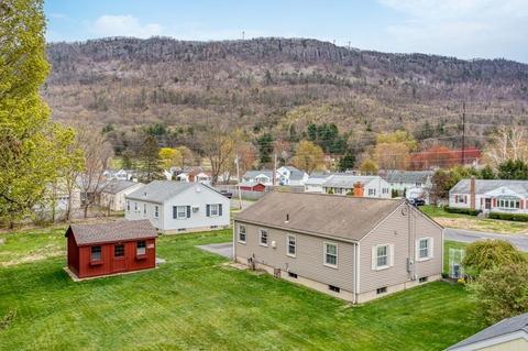 9 Keddy St, Easthampton, MA 01027 photo 6