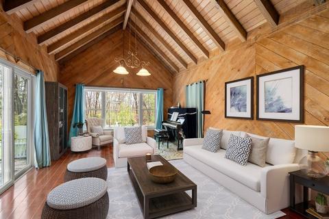 445 Greendale Ave, Needham, MA 02492 photo 3
