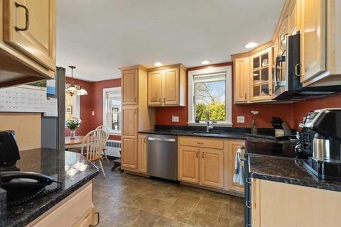 80 Eunice Cir, Wakefield, MA 01880 photo 6