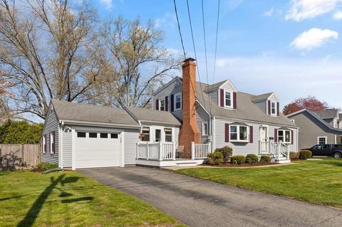 80 Eunice Cir, Wakefield, MA 01880 photo 3