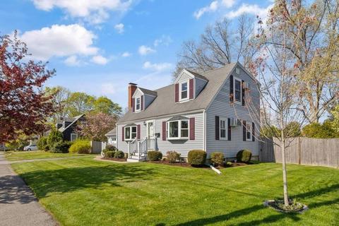 80 Eunice Cir, Wakefield, MA 01880 photo 2