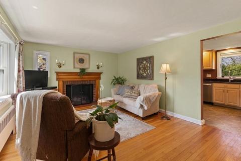 80 Eunice Cir, Wakefield, MA 01880 photo 11