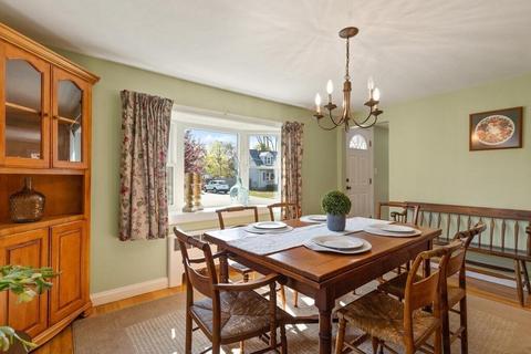 80 Eunice Cir, Wakefield, MA 01880 photo 12