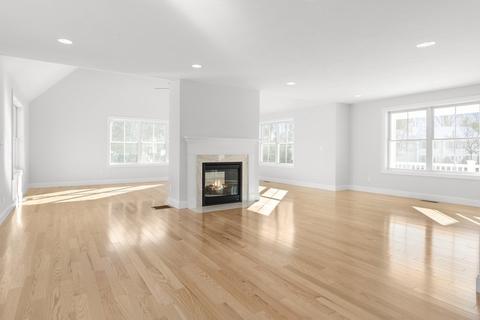 4 Barry Way, Georgetown, MA 01833 photo 3