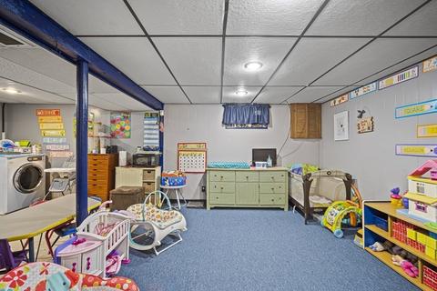 82 Wallace Ave, Chicopee, MA 01020 photo 33