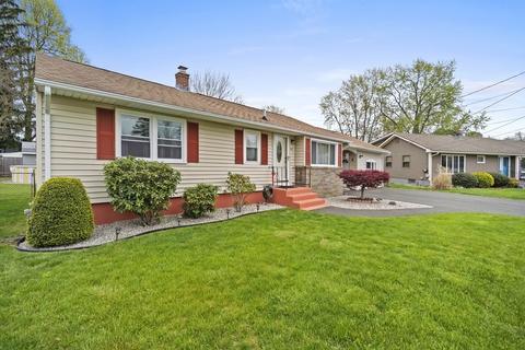 82 Wallace Ave, Chicopee, MA 01020 photo 3