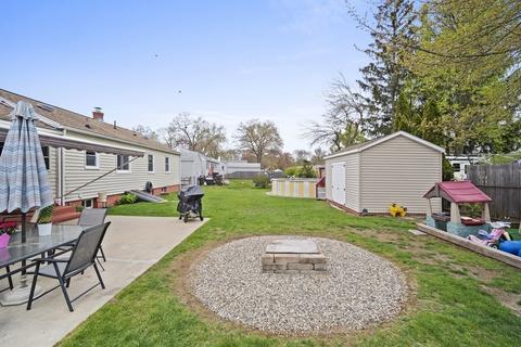 82 Wallace Ave, Chicopee, MA 01020 photo 9
