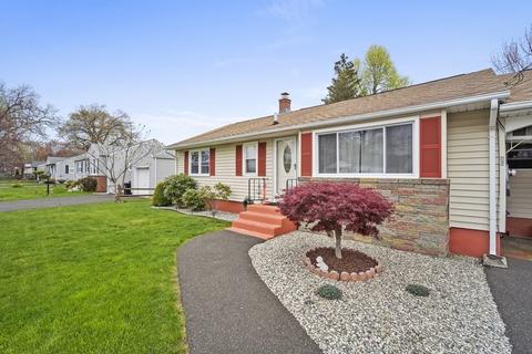 82 Wallace Ave, Chicopee, MA 01020 photo 5