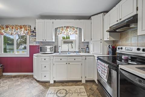 82 Wallace Ave, Chicopee, MA 01020 photo 19