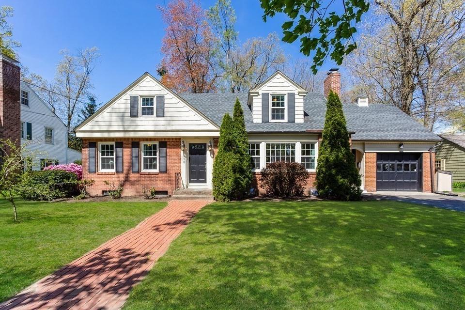 638 Laurel St, Longmeadow, MA 01106 33 Photos MLS 72979383 Movoto