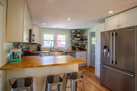 16 Bates Park Ave, Beverly, MA 01915 photo 7