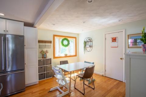 16 Bates Park Ave, Beverly, MA 01915 photo 11