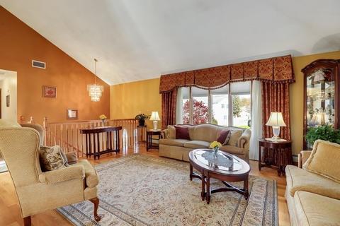 16 Landers Rd, Stoneham, MA 02180 photo 3