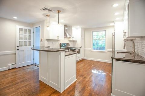11 Trinity Ct, Wellesley, MA 02481 photo 6