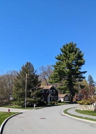 3 Doherty Ln, Stoneham, MA 02180 photo 4