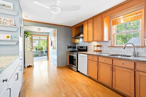 137 Harding Ter, Dedham, MA 02026 photo 9