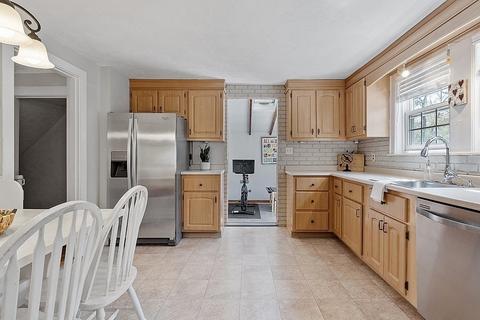 87 Circuit Rd, Dedham, MA 02026 photo 7