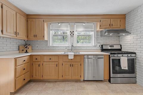 87 Circuit Rd, Dedham, MA 02026 photo 8