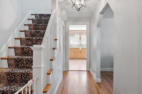 87 Circuit Rd, Dedham, MA 02026 photo 2
