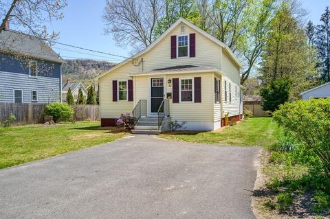 46 Clark St, Easthampton, MA 01027 photo 2