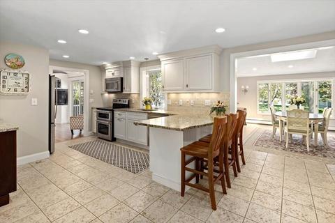 8 Stonegate Ln, Hingham, MA 02043 photo 9