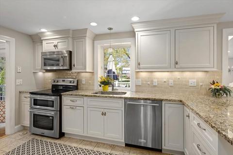 8 Stonegate Ln, Hingham, MA 02043 photo 8