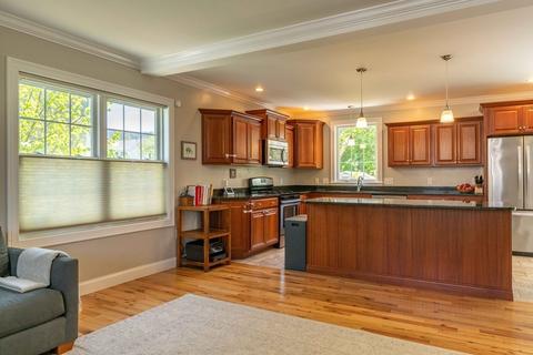 10 Knipfer Ave, Easthampton, MA 01027 photo 2