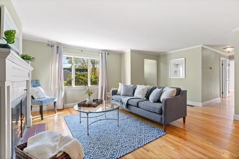 19 May St, Marblehead, MA 01945 photo 7