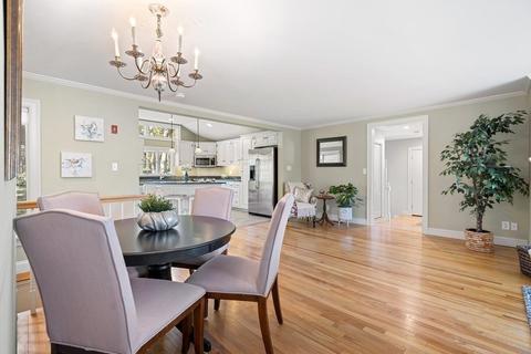 19 May St, Marblehead, MA 01945 photo 9