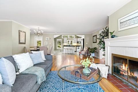 19 May St, Marblehead, MA 01945 photo 8