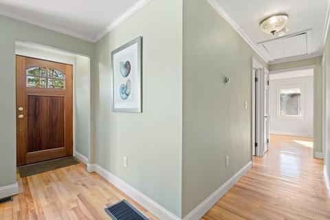 19 May St, Marblehead, MA 01945 photo 17