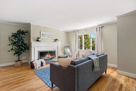 19 May St, Marblehead, MA 01945 photo 5