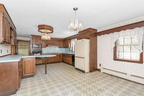 135 Estes St, Everett, MA 02149 photo 8