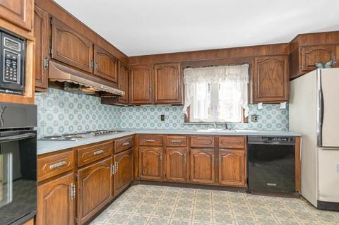 135 Estes St, Everett, MA 02149 photo 11