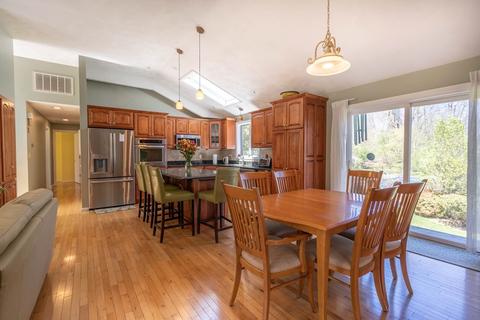 47 Colonial Rd, Sutton, MA 01590 photo 4